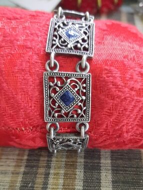 Vintage-Looking Silver Filigree Bracelet with Blue Accent